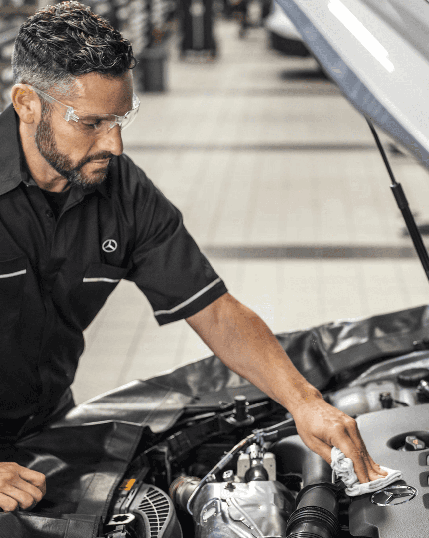 Mercedes-Benz Service Technician