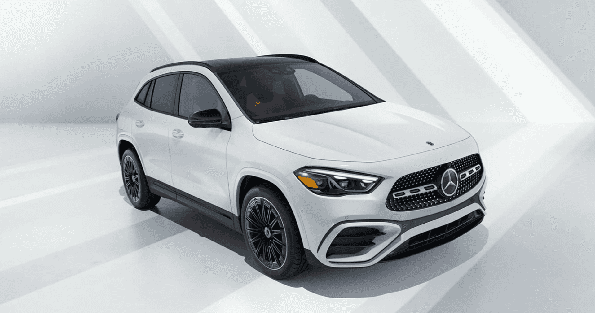 Mercedes-Benz GLA Showroom image