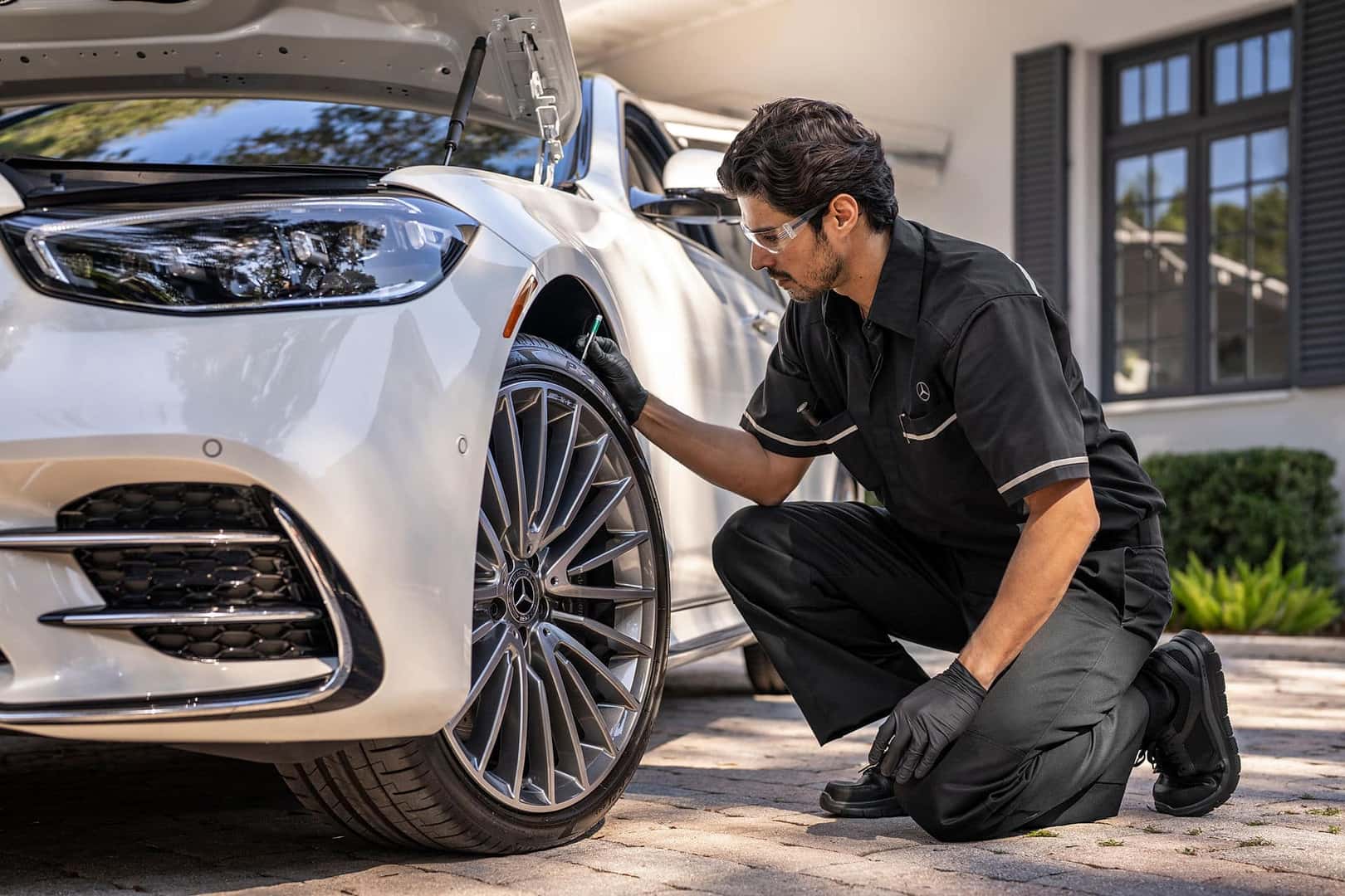 Mercedes-Benz of Gilbert Roadside Assistance