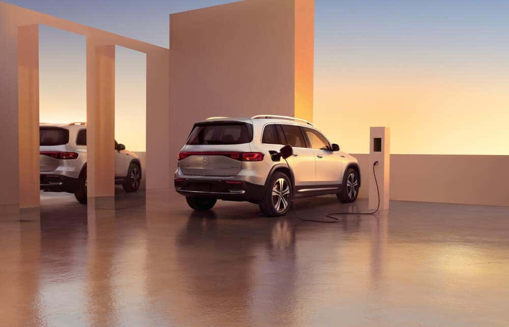 mercedes bens 2023 eqb charging