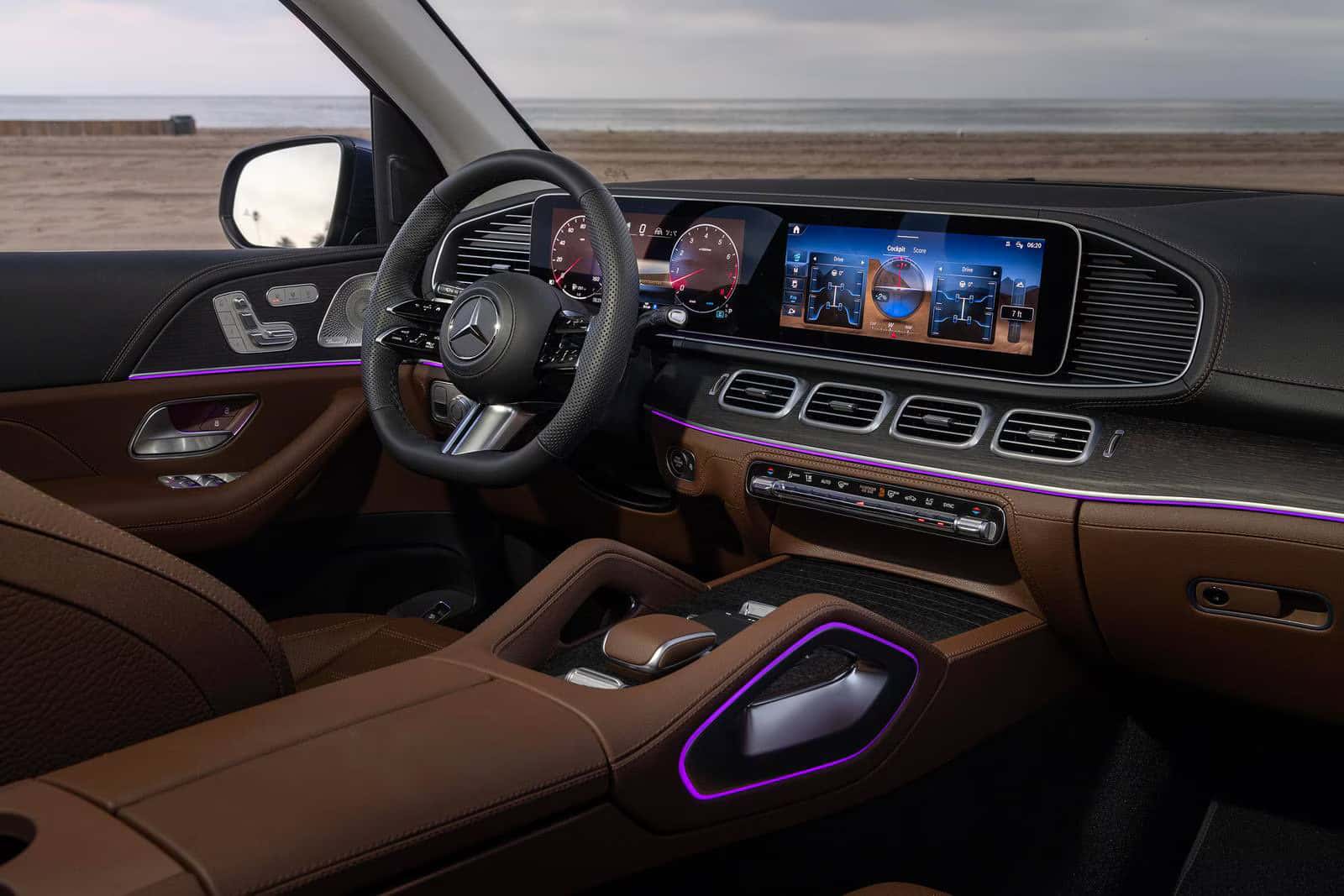 Mercedes-Benz Cabin Technology