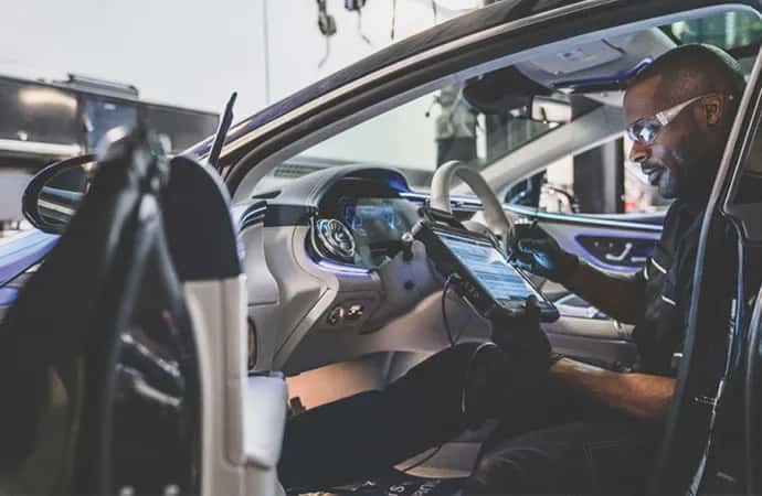 Mercedes-Benz E-Class Wagon Service Bay