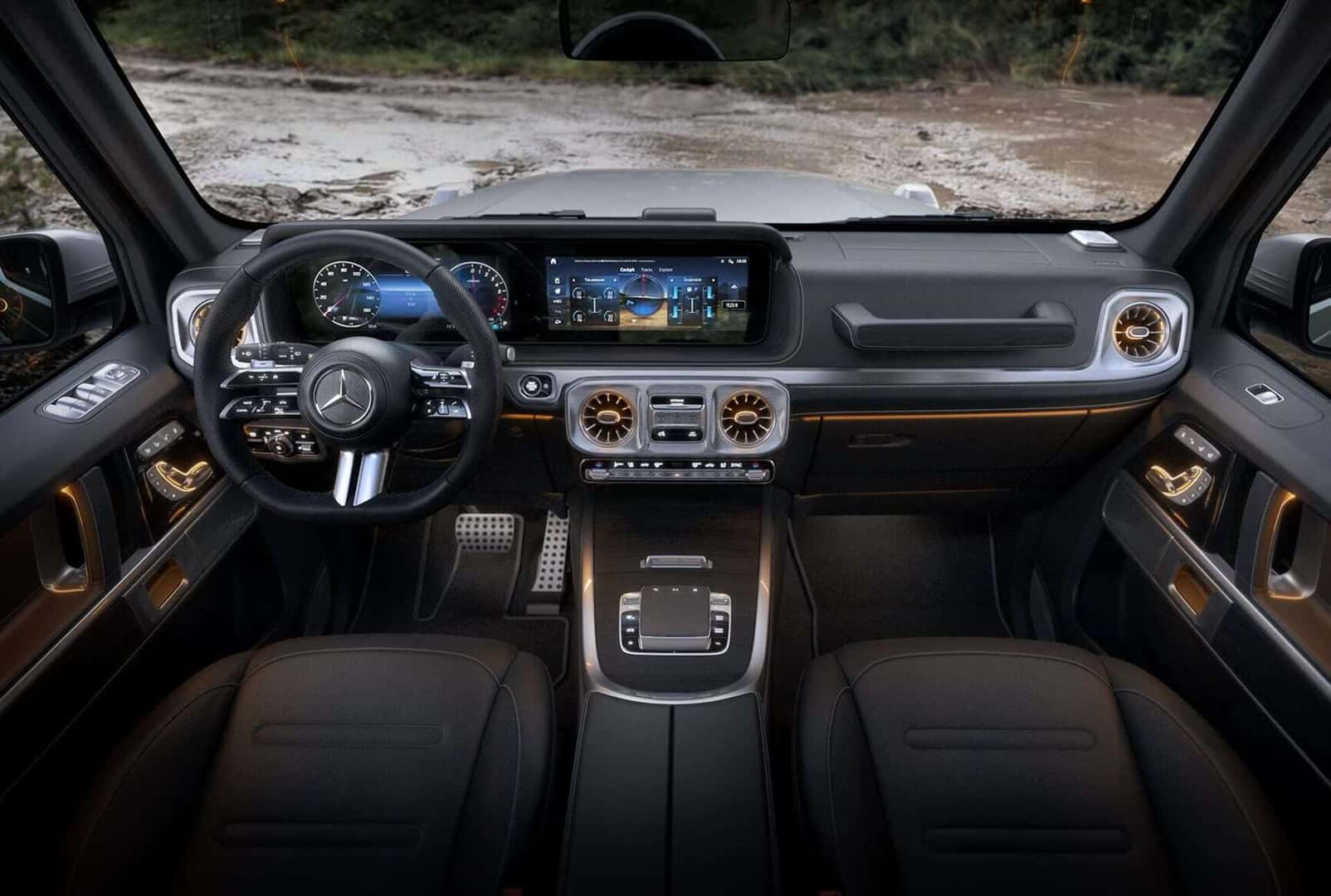 2026 Mercedes-Benz G-Class Transparent Hood Display System