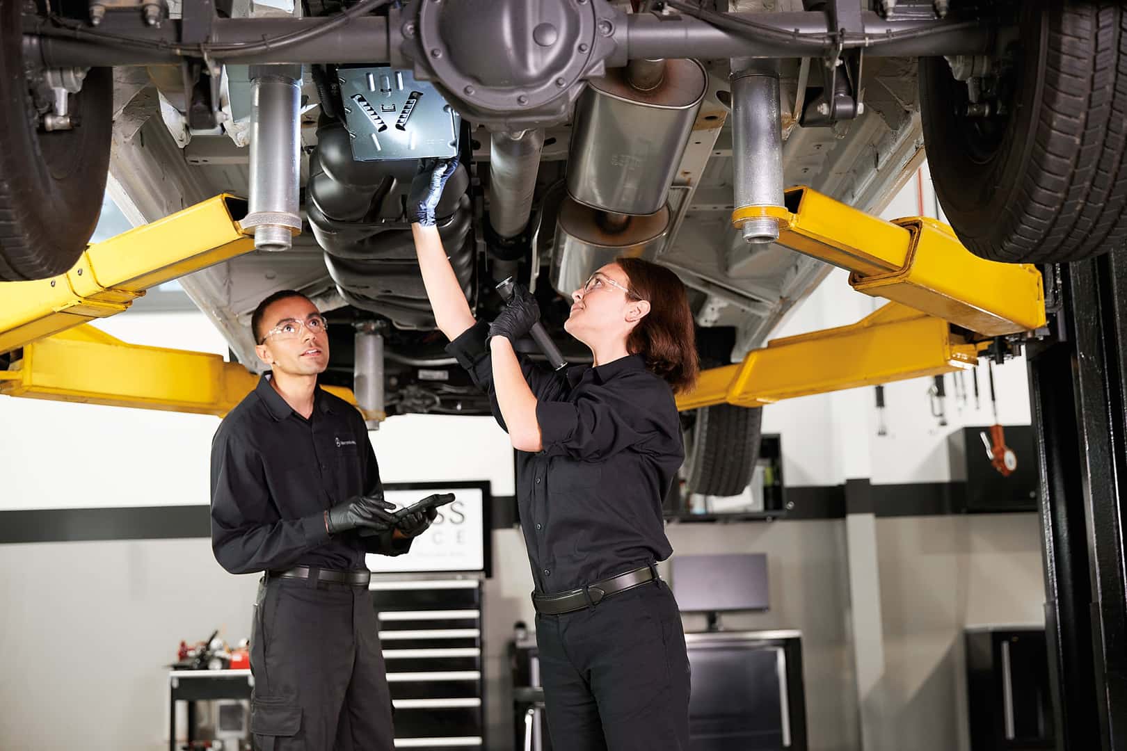 Mercedes-Benz suspension inspection and repair service