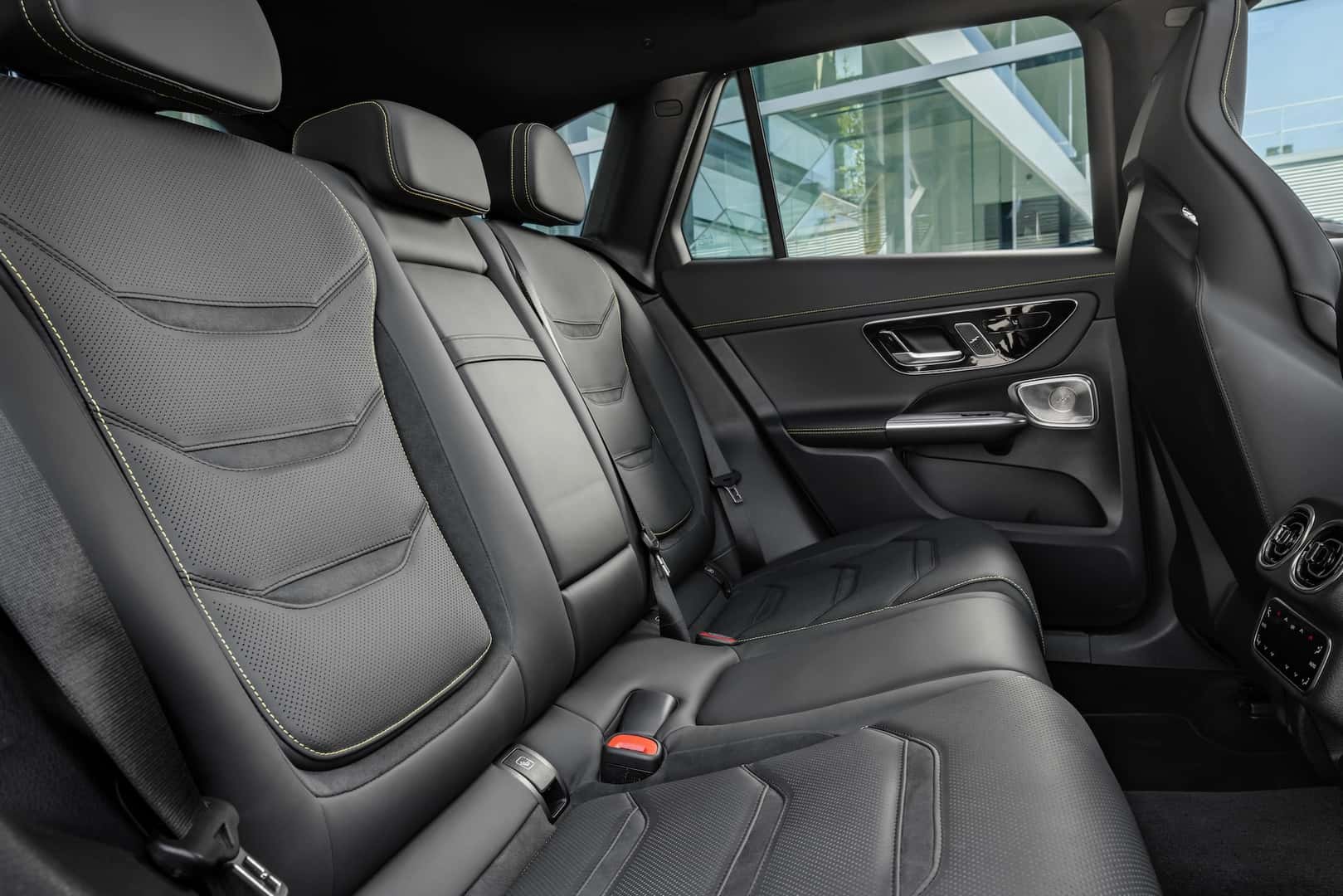 Mercedes-AMG GLC 63 S E PERFORMANCE SUV Rear Seats