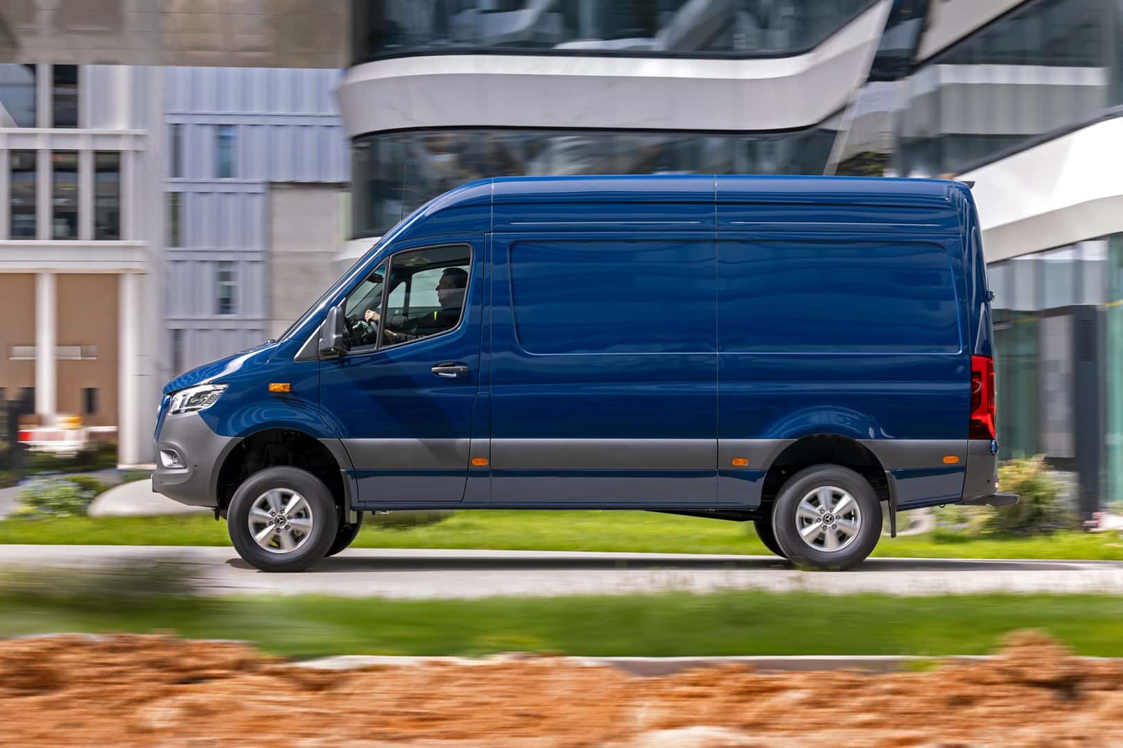 Side View of the New Mercedes-Benz Sprinter