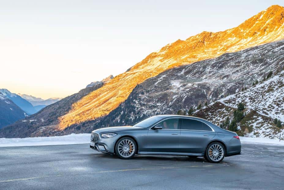 Mercedes-Benz AMG S 63 Side
