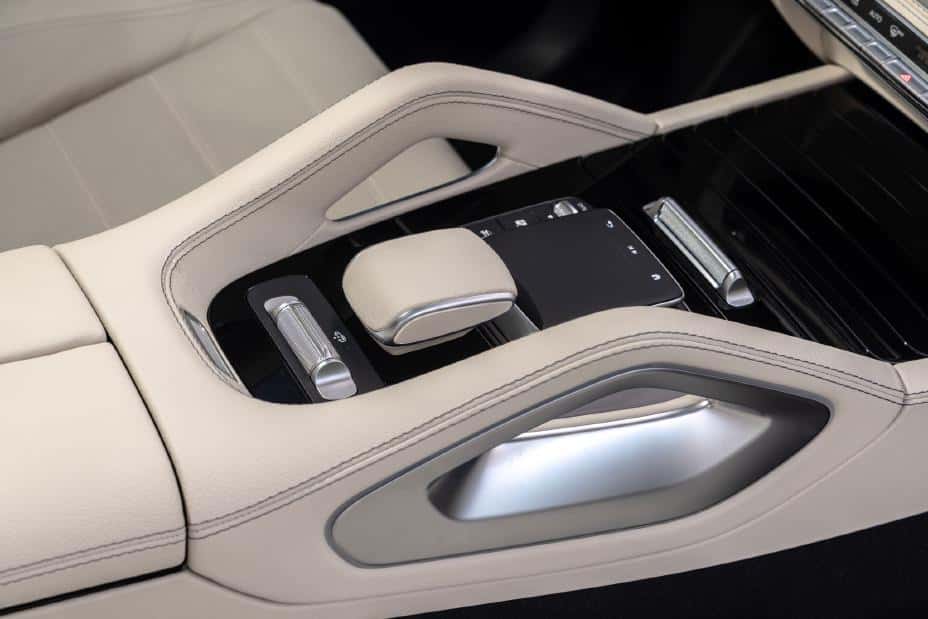 New Mercedes-Benz Center console