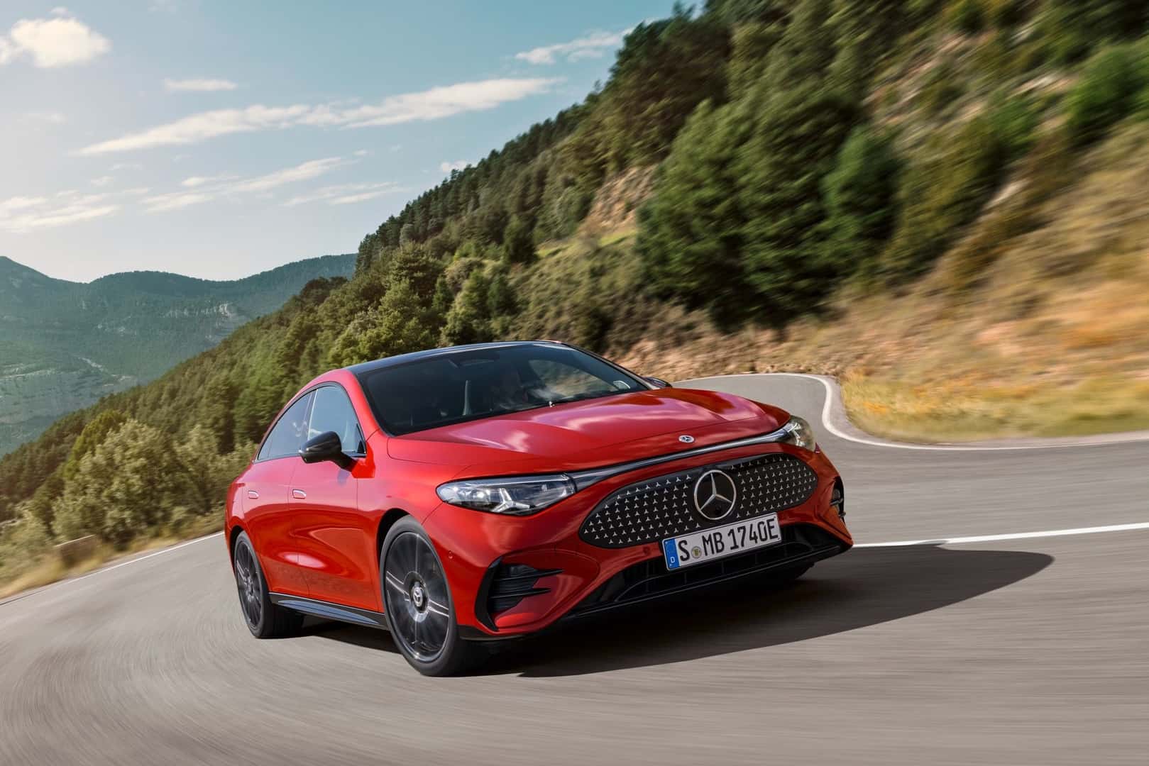 226 Mercedes-Benz CLA Front View