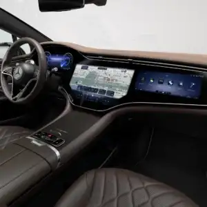 2026 Mercedes-Benz EQS Sedan Cockpit in Brown Leather