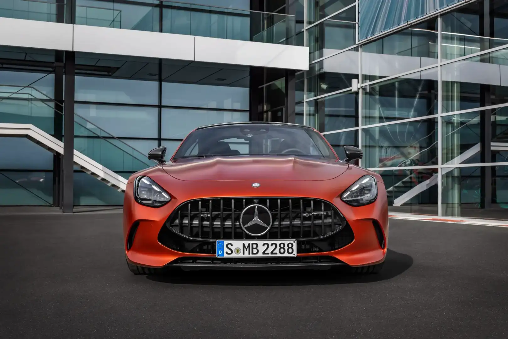 Mercedes-AMG® GT 63 S E Performance vs Corvette E-Ray