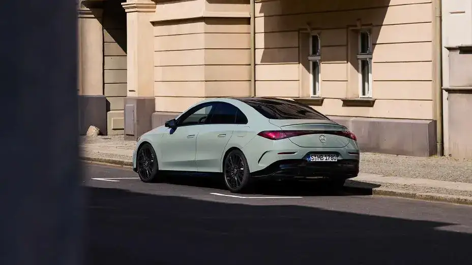 2027 Mercedes-Benz CLA 220 Hybrid