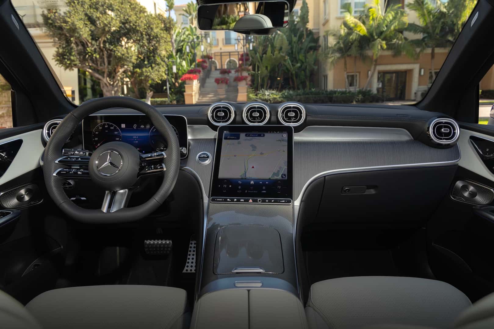 2026 Mercedes-Benz GLC 350 Front Seat Interior