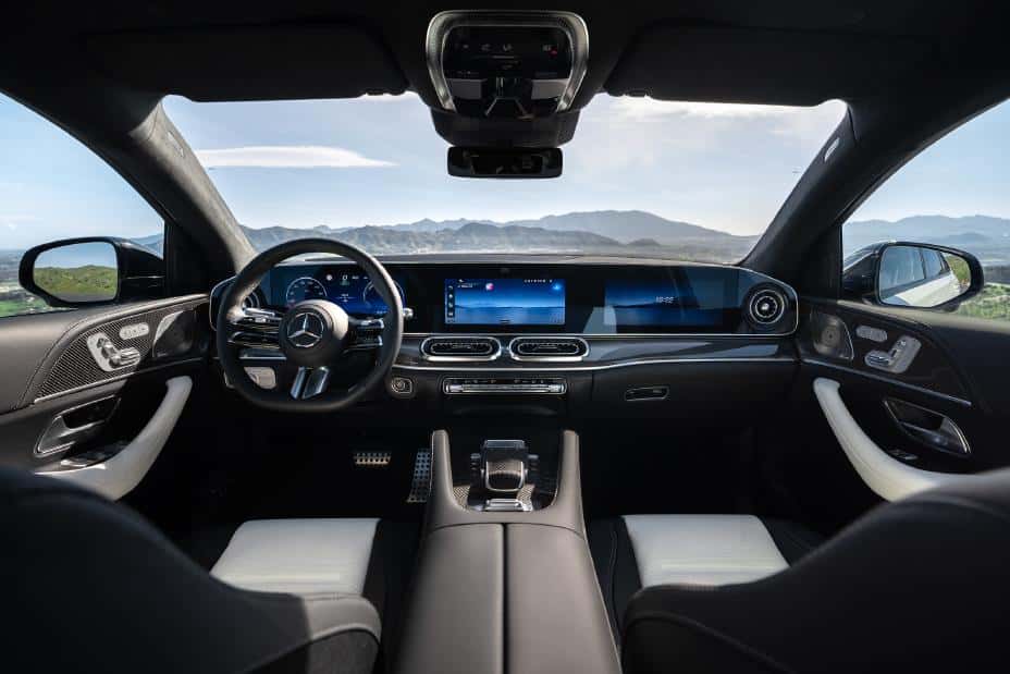 Mercedes-Benz GLE Interior Dash and Steering Wheel View