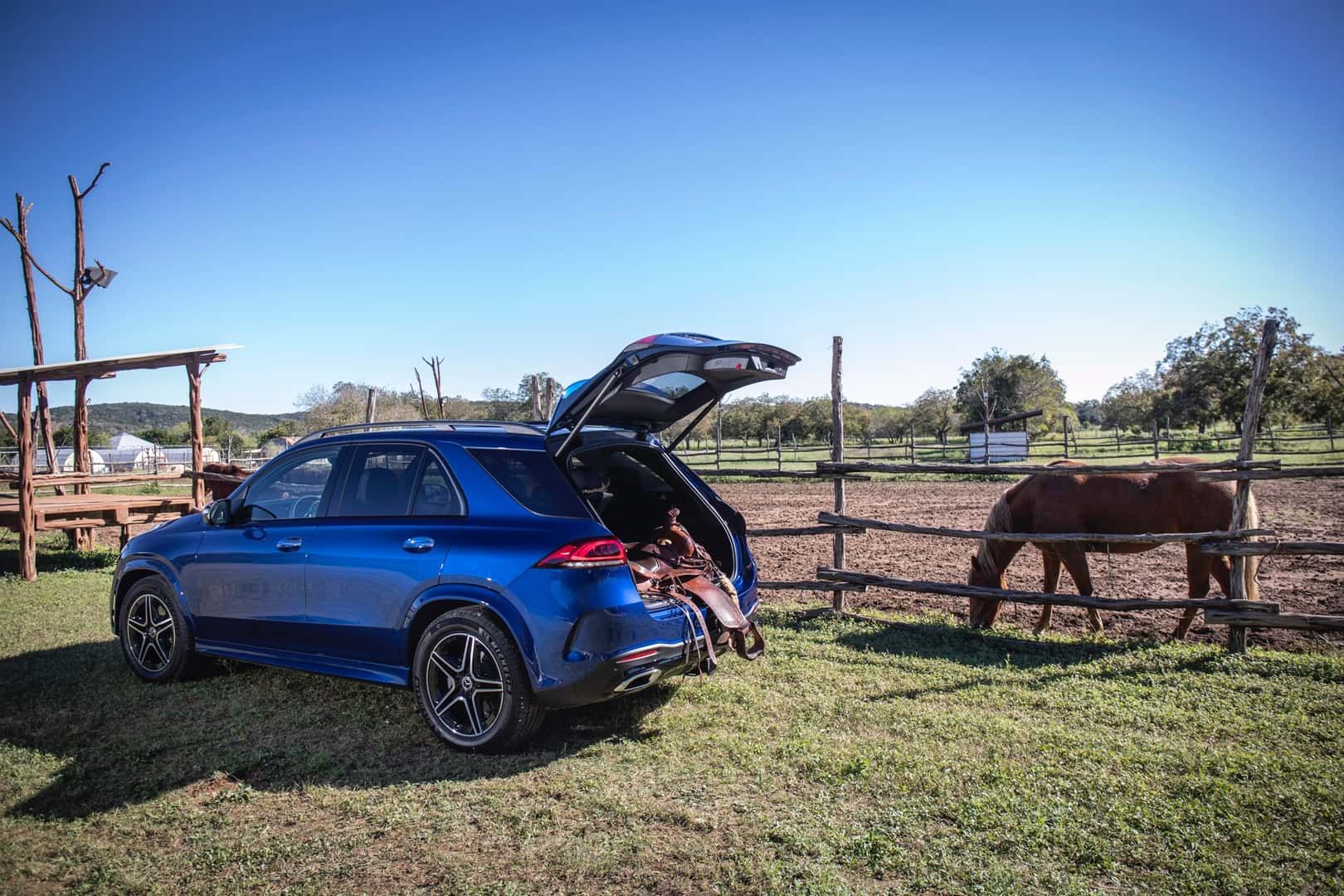 Mercedes-Benz GLC Side View Hatch Open