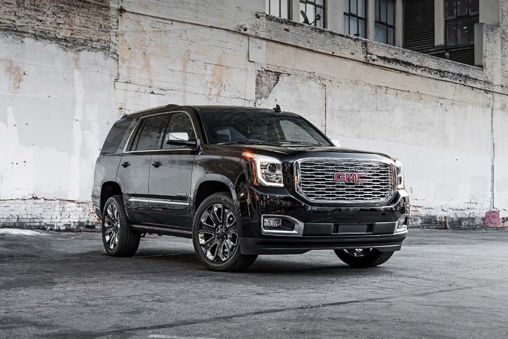 2018 GMC Yukon Denali Ultimate Black Front Profile
