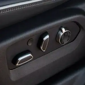 2026 GMC Sierra HD Controls for Seats