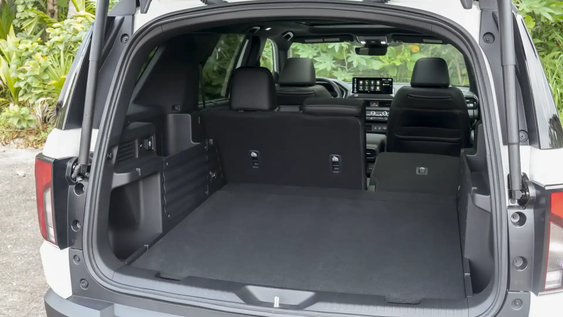 2026 Honda Passport Tailsport Elite Cargo Space