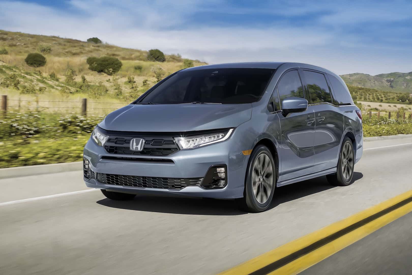2026 Honda Odyssey Smoke Blue Pearl in motion