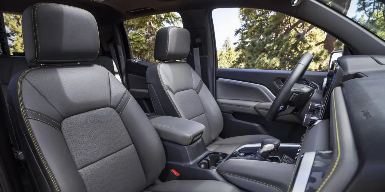 2026 Chevrolet Colorado interior with 11.3-inch touchscreen and digital cluster