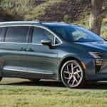 2027ChryslerPacifica-exterior-02