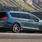 2027ChryslerPacifica-exterior-03