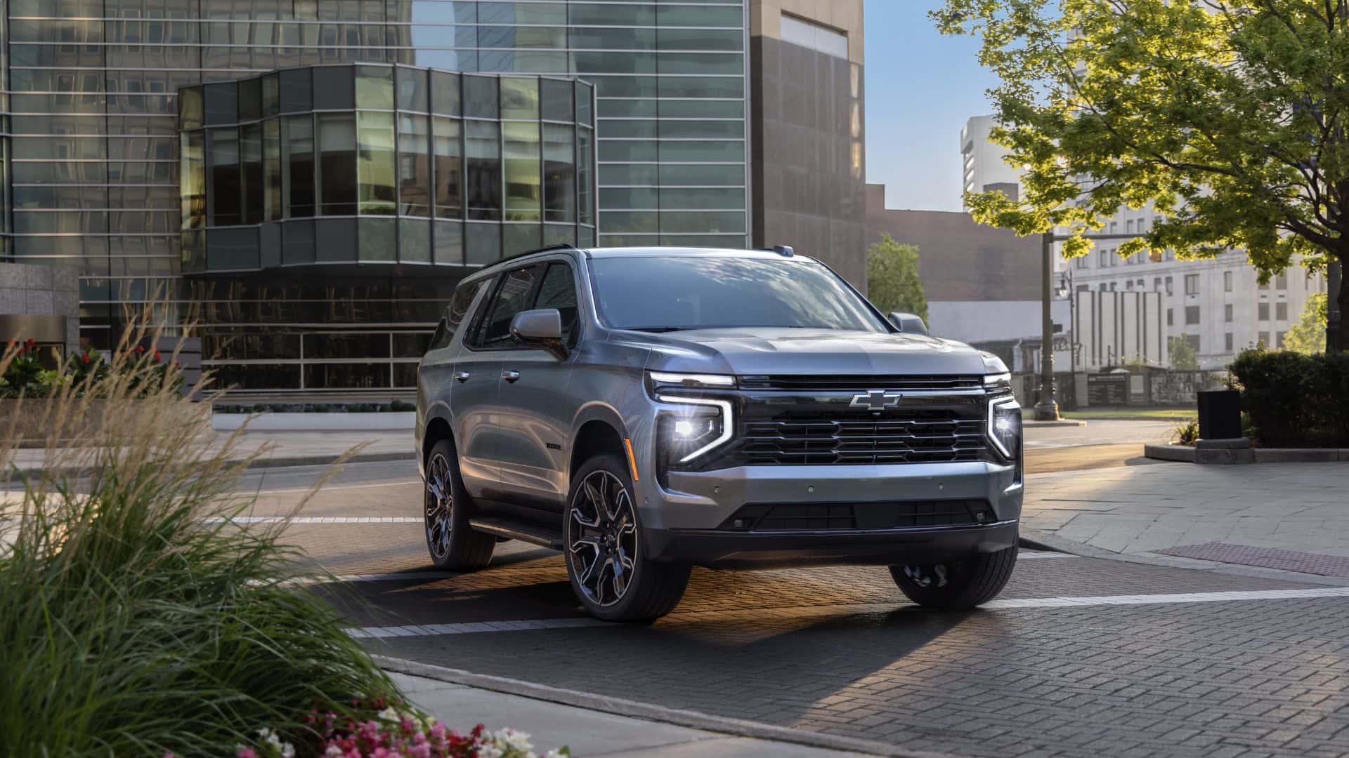 2025-chevrolet-tahoe-rst-001