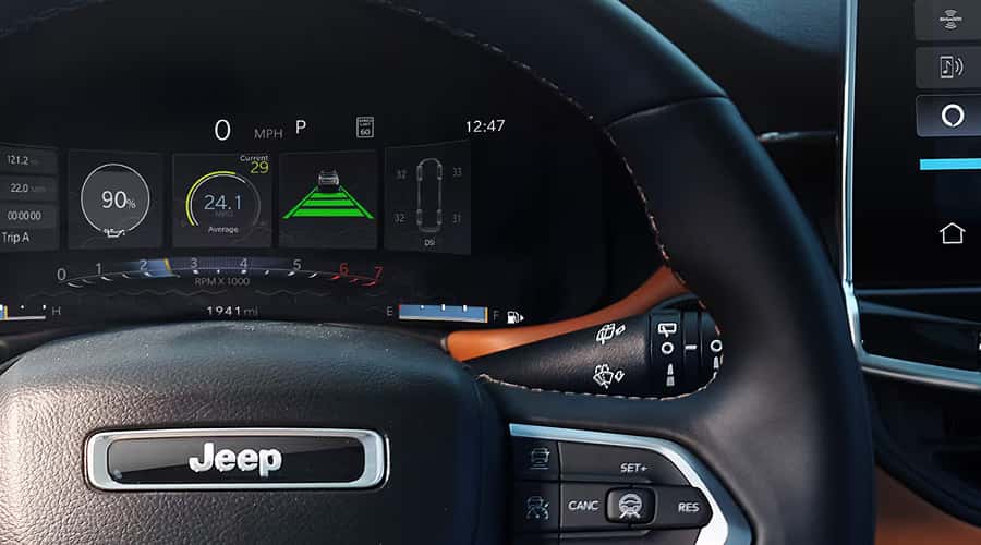 AVAILABLE 10.25-INCH DIGITAL CLUSTER DISPLAY