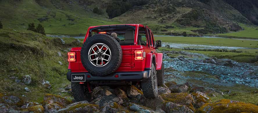 ROCK-TRAC® 4X4 SYSTEM AND 4:1 LOW GEAR RATIO