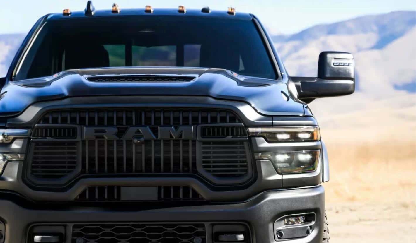 2027 Ram 2500 Cummins Diesel vs HEMI V8