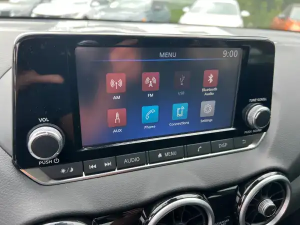 2025-Nissan-Sentra-Display