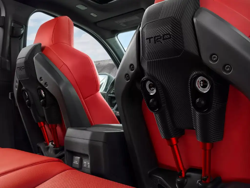 IsoDynamic Performance Seat