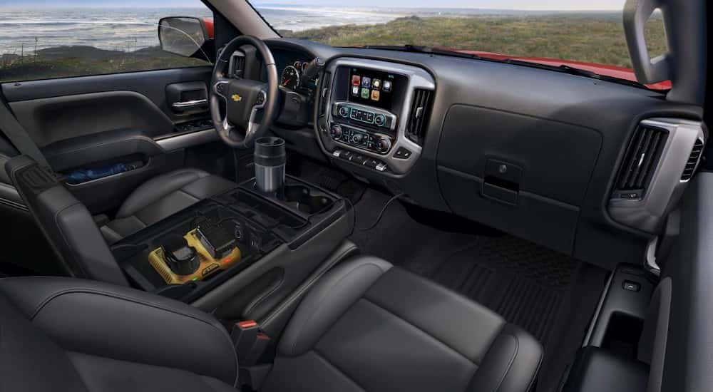 2015 Chevy Silverado 1500 interior dashboard and radio prior to Apple CarPlay and AndroidAuto