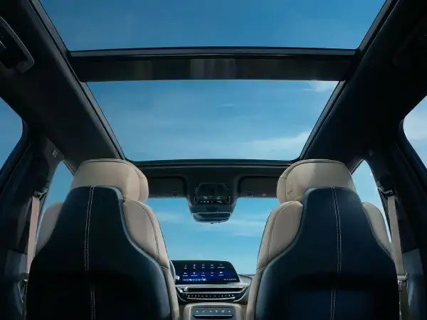 2026-Cadillac-LYRIQ-Panoramic-Glass