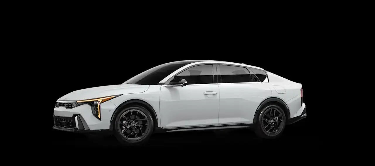 2026 Kia K4 Snow White Pearl