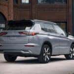 2026MitsubishiOutlanderPlug-InHybrid-exterior-02