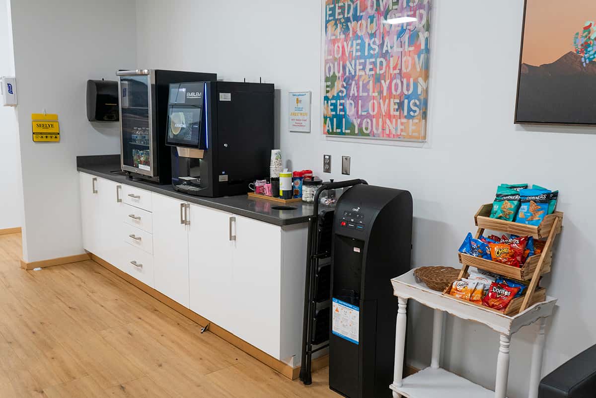 Seelye Kia Customer Lounge Snacks and Beverages