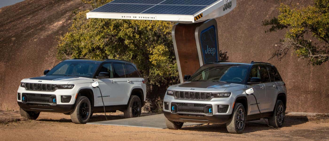 2024 Jeep Grand Cherokee 4xe Exterior Charging