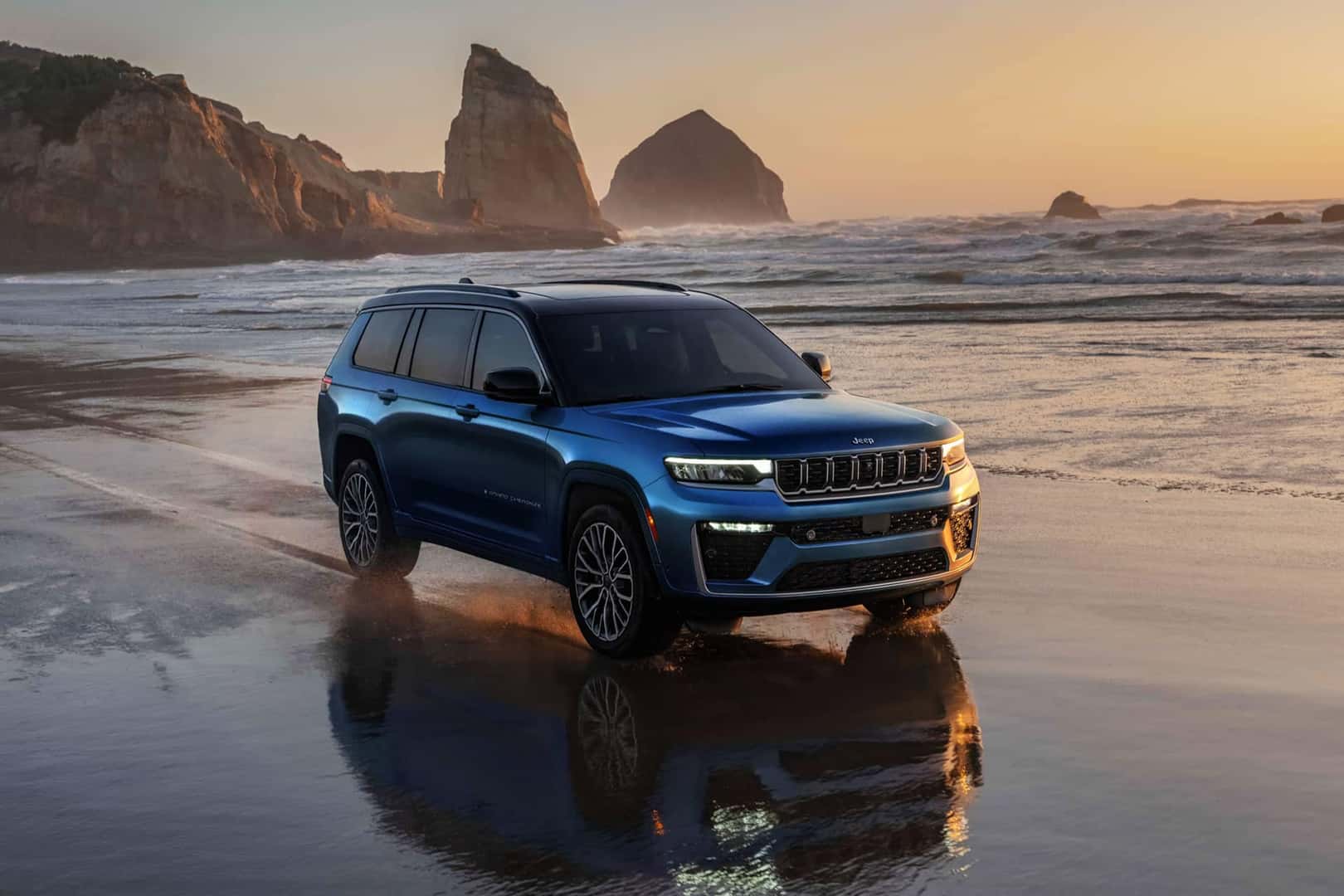 grand cherokee parked near water