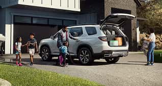 Hands-Free Access Power Tailgate