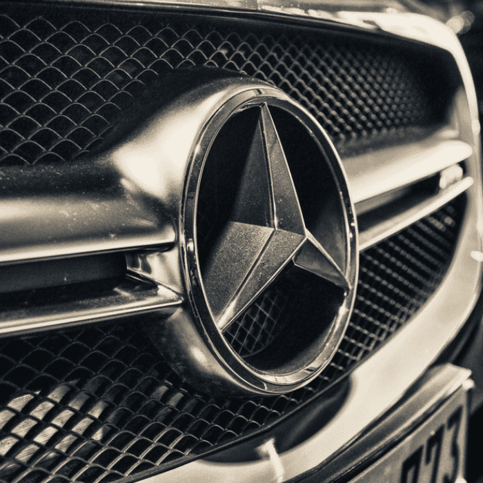 mercedes benz dealer