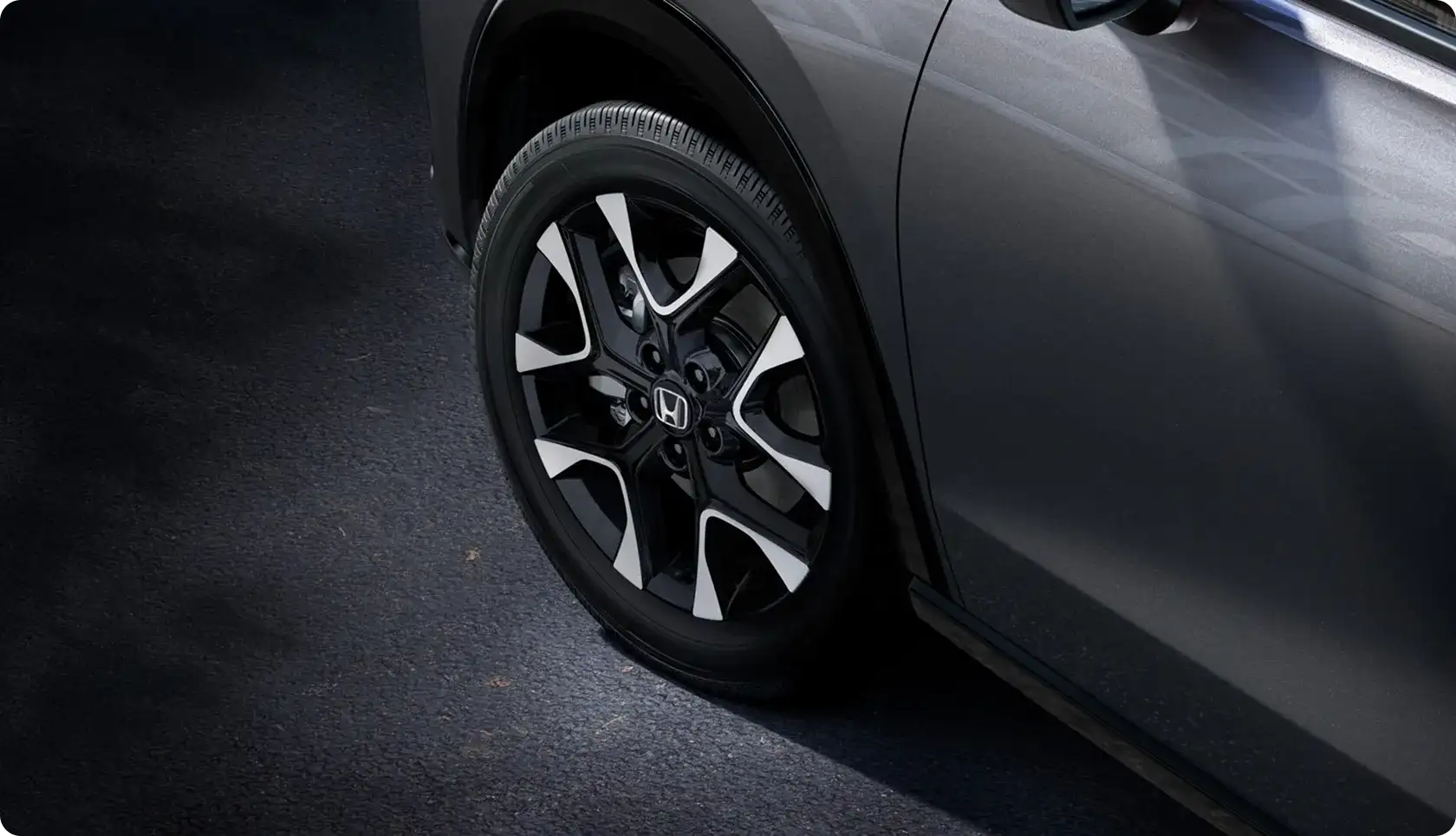 2027 Honda HR-V 18-inch alloy wheels available on the Sport and EX-L trims