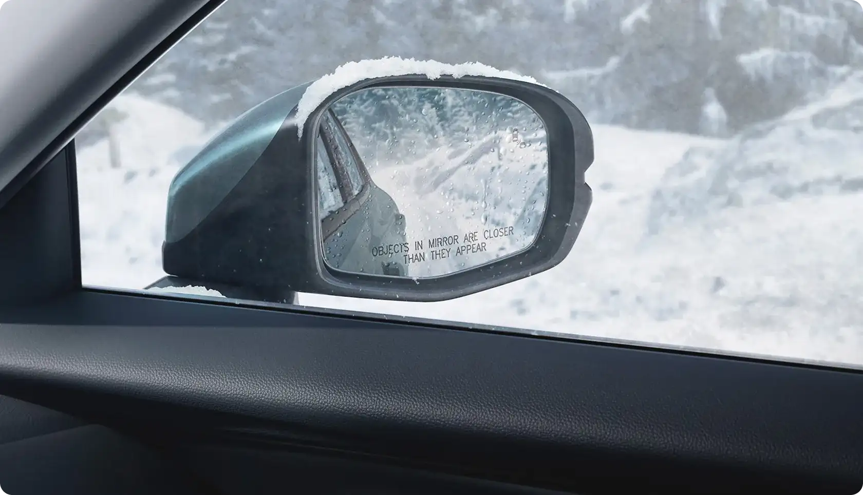 Heated power-adjustable side mirrors on the 2027 Honda HR-V