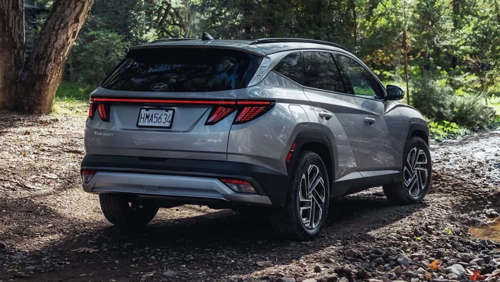 Rear view of the 2026 Hyundai Tucson Plug-In Hybrid