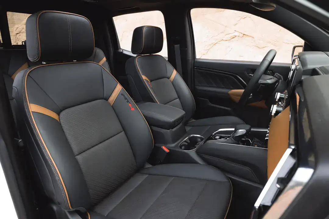 2027-gmc-canyon-interior
