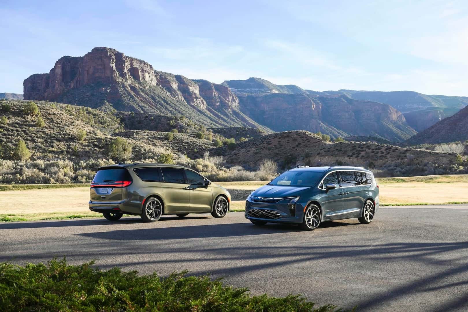 Chrysler Pacifica Group Shot 