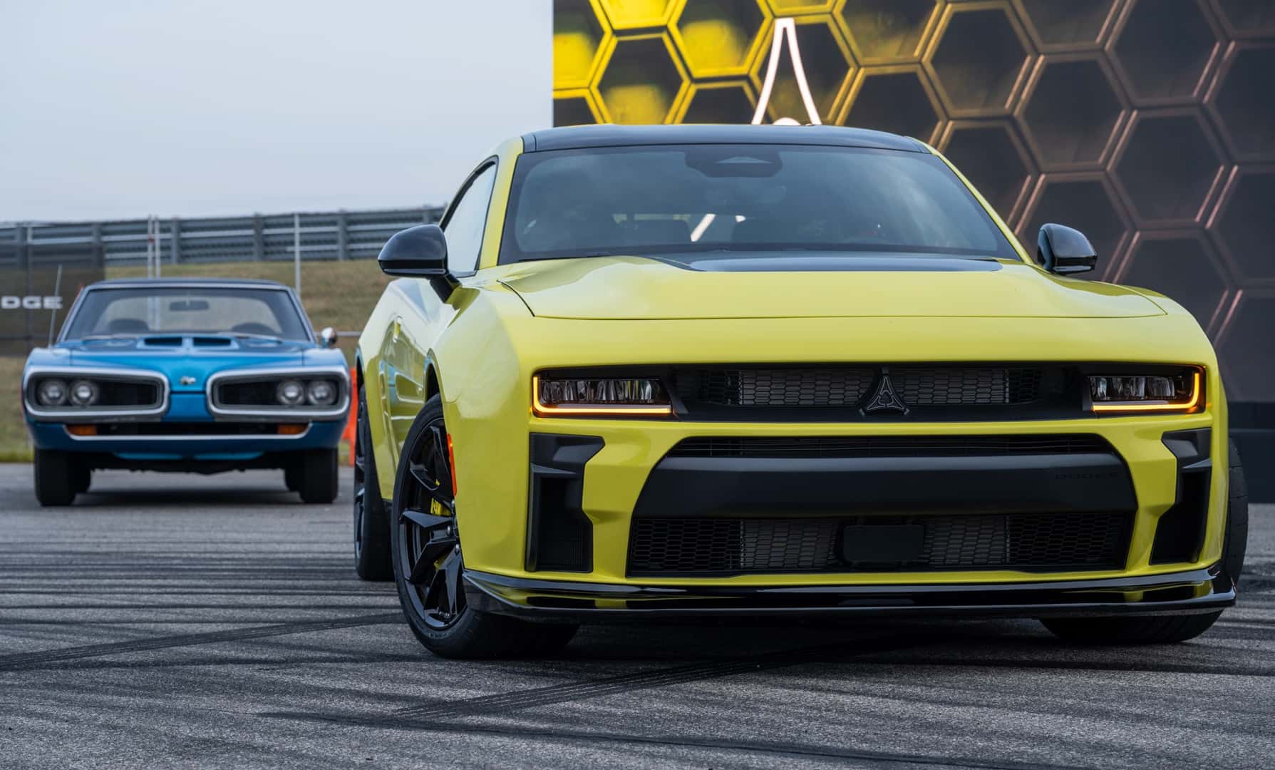 Dodge Charger Super Bee Returns