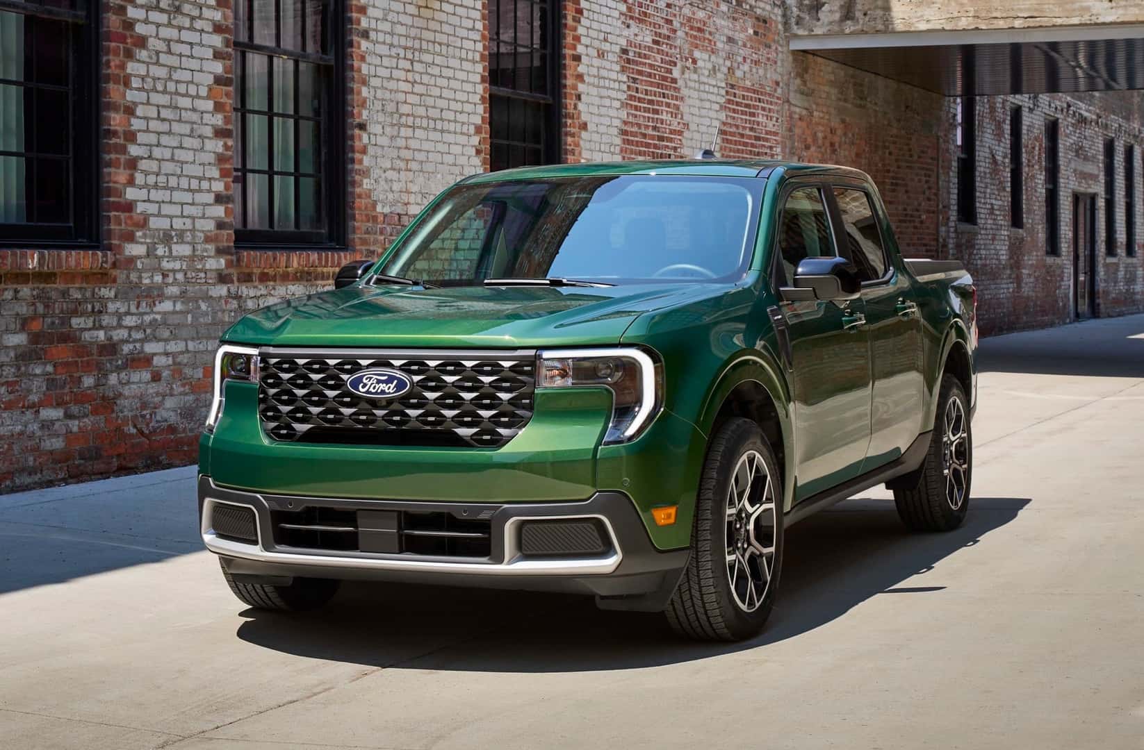 2025 Ford Maverick Lariat Front View