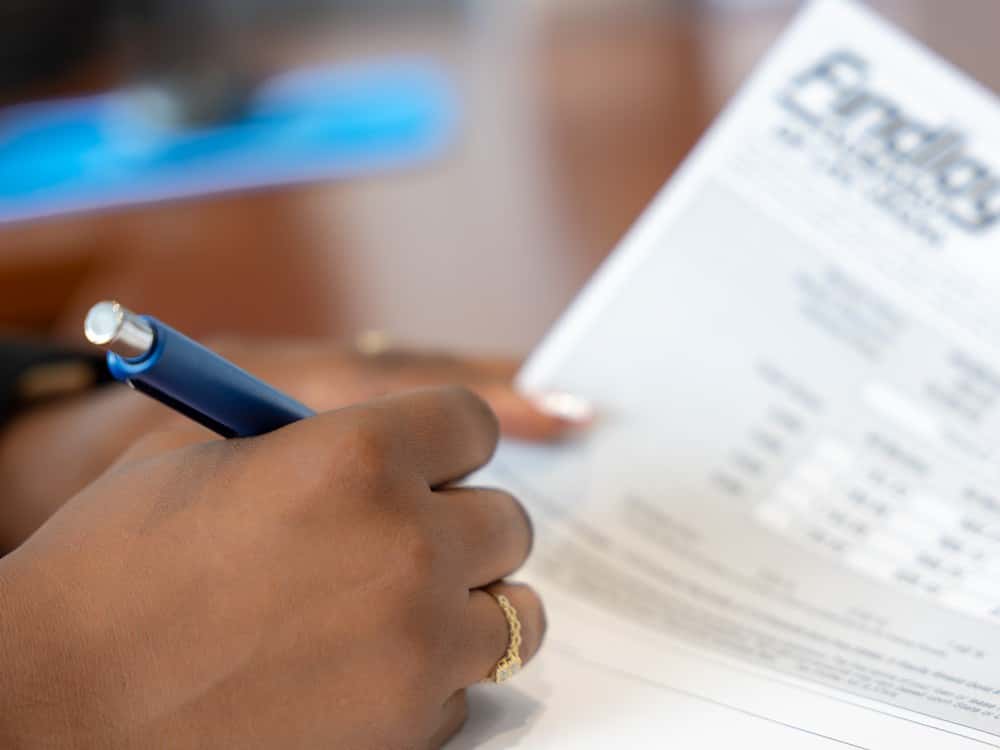 signing finance