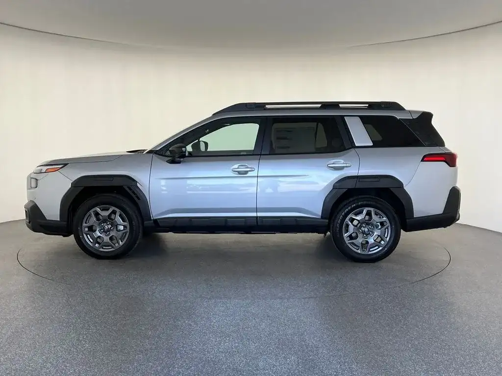 Subaru Outback in silver, close view of the alloy wheel, photo 6 of 11